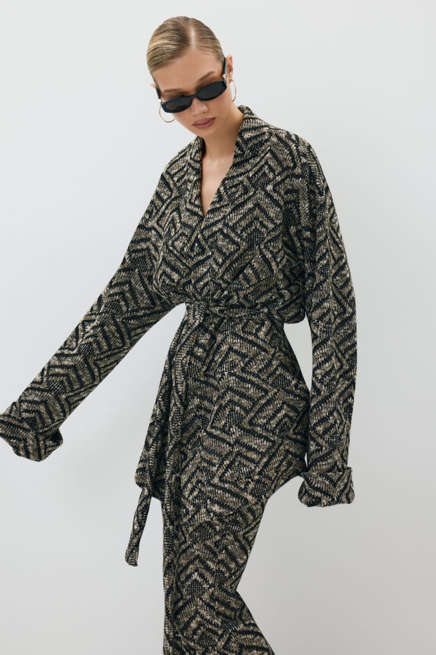 PREMIÈRE OBSIDIAN KNIT KIMONO
